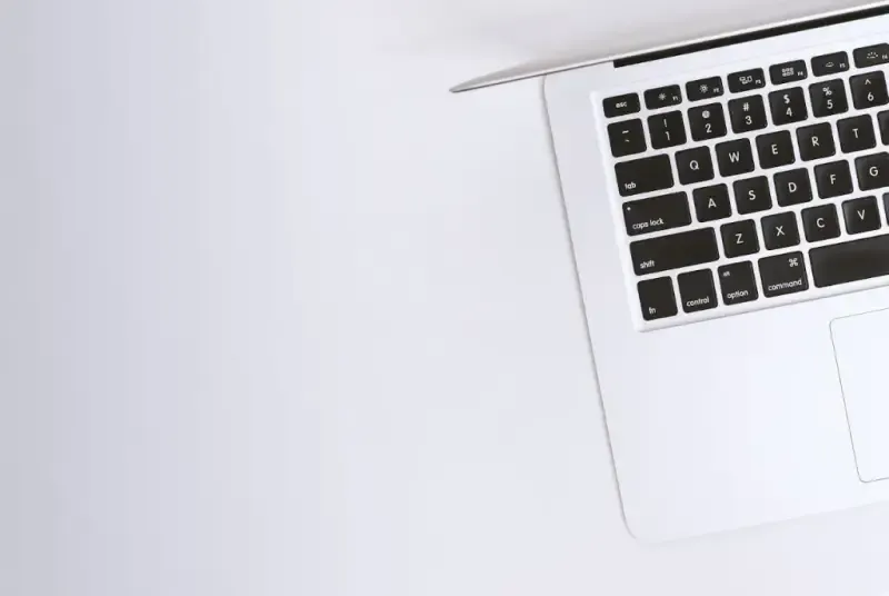 Dysk SSD w laptopie – jakie są korzyści wynikające z ich zastosowania?